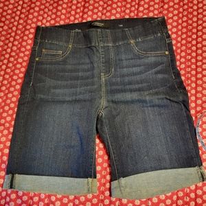 NEW Ladie's Bermuda shorts